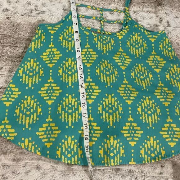 : : Soprano Crop Spaghetti Strap Camisole Top Blouse : : - Picture 6 of 10